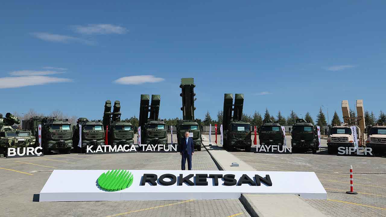 İsrail'i tir tir titreten görüntü! Başkomutan Erdoğan, yerli ve milli silahlarla poz verdi