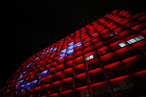 Foto - İsrail'in başkenti Tel Aviv'de belediye binası Türk bayrağıyla aydınlatıldı