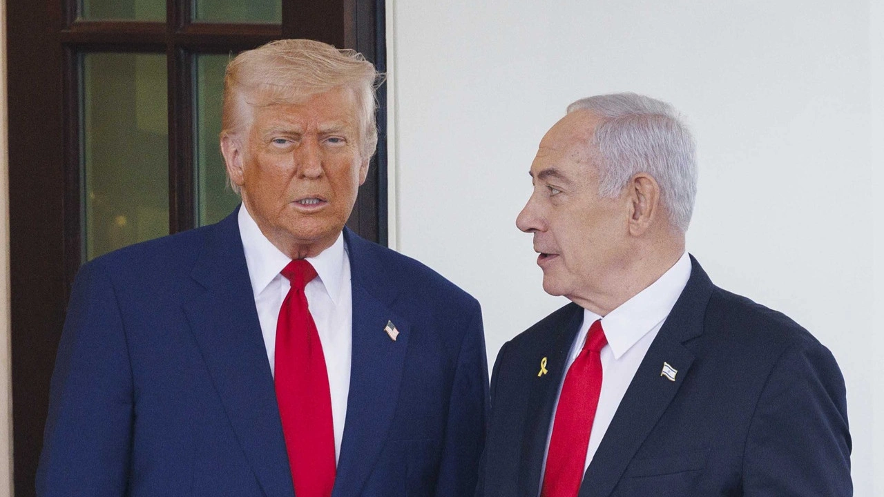 Foto - İsrail’in hamisi Trump’ın girdiği triplere bakın… ‘Benim sözüm senettir’