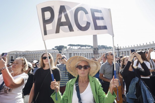 Foto - İsrail'in katliamlarına uyuyan Papa Filistin saldırıya geçince uyandı!