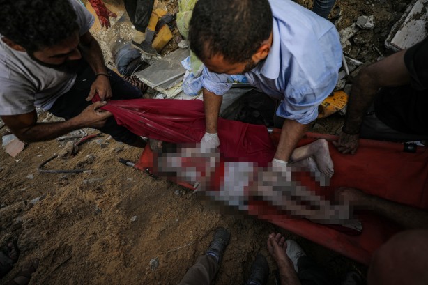 Foto - İsrail'in saldırıları sonucu bir gecede 80 kişi şehid oldu!