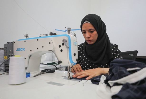 Foto - İsrail'in saldırılarında bacağını kaybeden Filistinli kadın hayat mücadelesini sürdürüyor