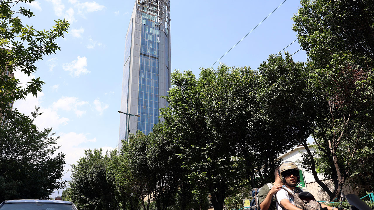 Foto - İsrail'in saldırısı altında kalan İran hükümetinden flaş karar! 'Kapattık' diyerek duyurdular