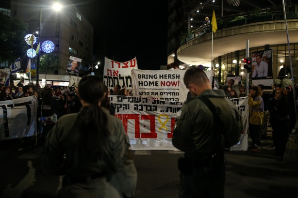 Foto - İsrailliler ateşkes için sokaklara indi
