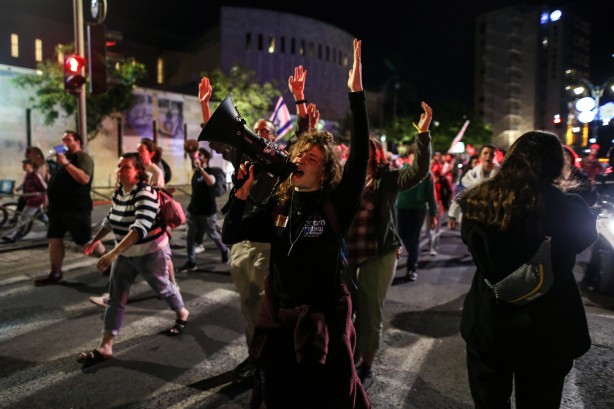 Foto - İsrailliler ateşkes için sokaklara indi