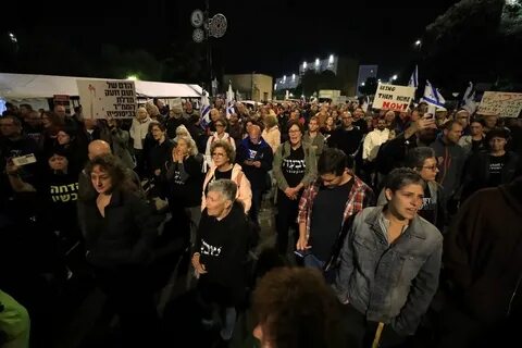 Foto - İsrailliler ayaklandı ‘Sen başlattın sen suçlusun’ Netanyahu’nun evinin önünde büyük protesto