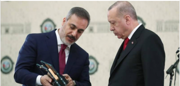 Foto - İsrailliler Hakan Fidan'ın masasındaki en önemli konuyu dünyaya duyurdu: Çok güçlü bir adam