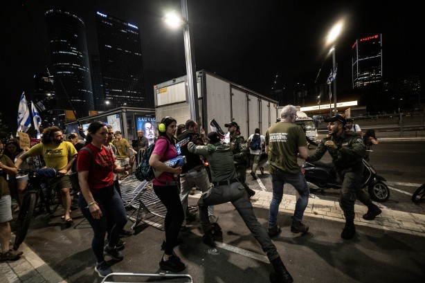 Foto - İsrailliler Netanyahu'ya karşı ayaklandı! Katil Netanyahu'ya protesto şoku