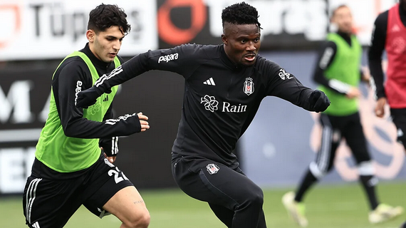 Foto - Israrla istiyor: Türkiye'den alacak: Ama beyefendi gitmiyor işte! Çok yazık çok...