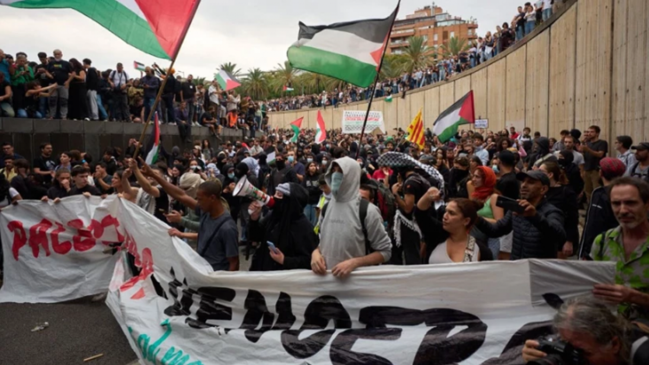 Foto - Issız İsrail! Demir kubbesinin içine mahkum oldu! Dünyanın dört bir yanından lanet yağıyor