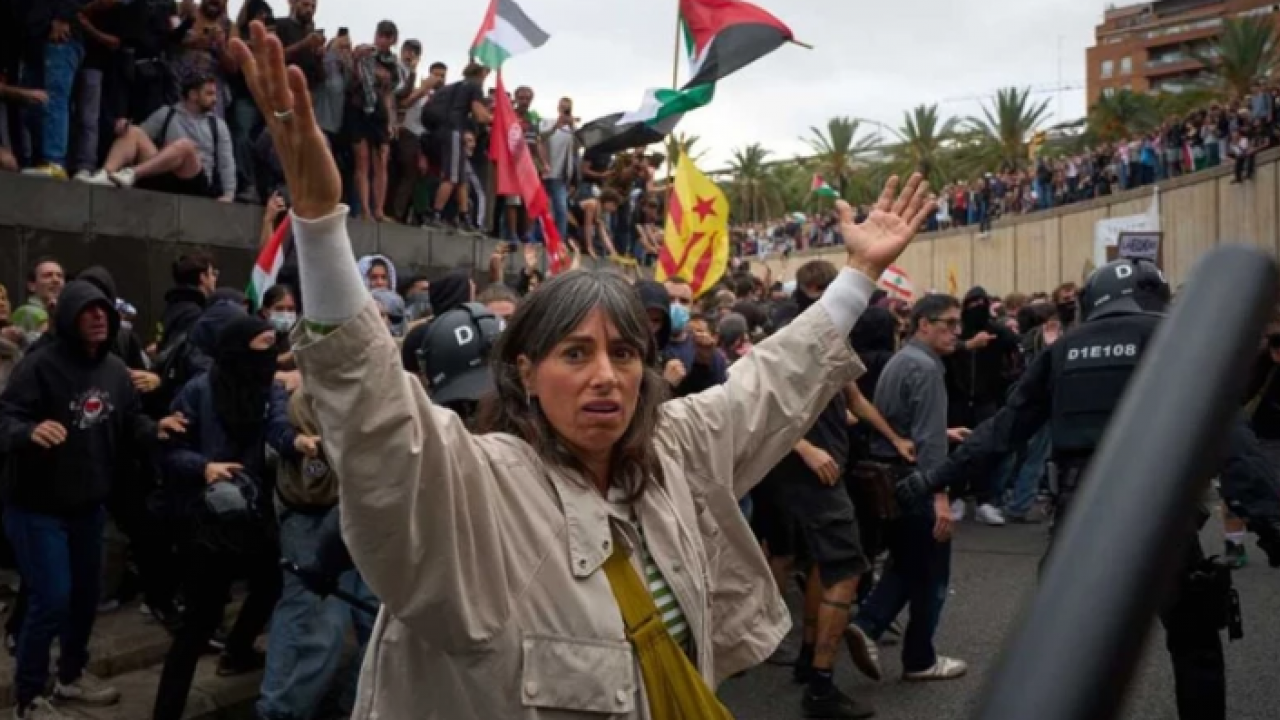 Foto - Issız İsrail! Demir kubbesinin içine mahkum oldu! Dünyanın dört bir yanından lanet yağıyor