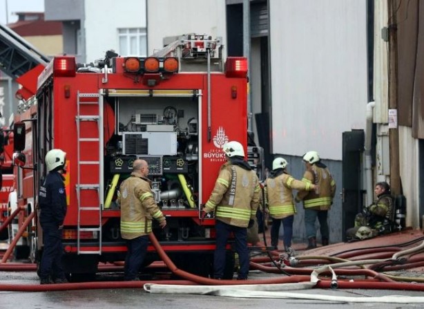 Foto - İstanbul Ataşehir’de korkutan yangın
