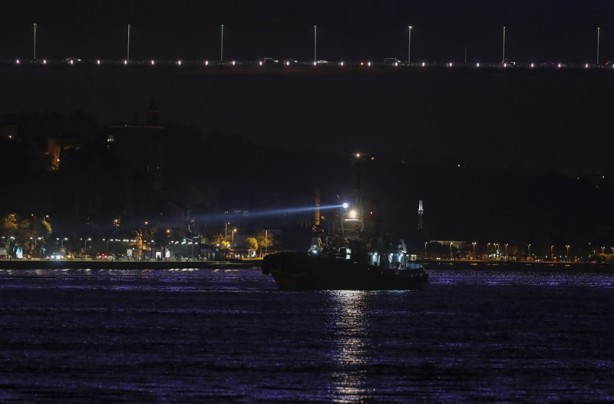 Foto - İstanbul Boğazı gemi trafiğine kapatıldı