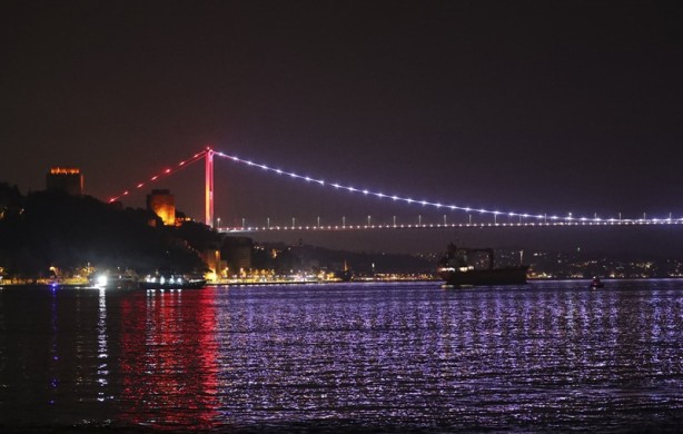 Foto - İstanbul Boğazı gemi trafiğine kapatıldı