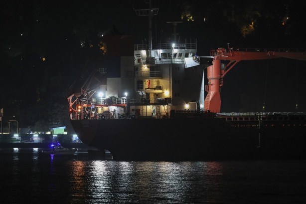 Foto - İstanbul Boğazı gemi trafiğine kapatıldı