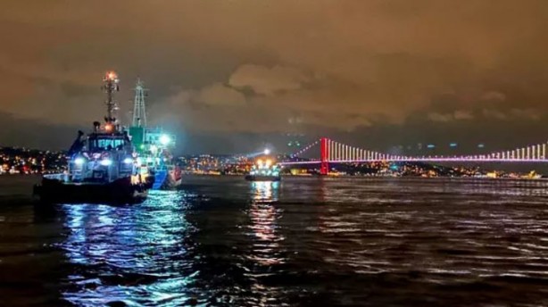 İstanbul Boğazı gemi trafiğine tekrar açıldı
