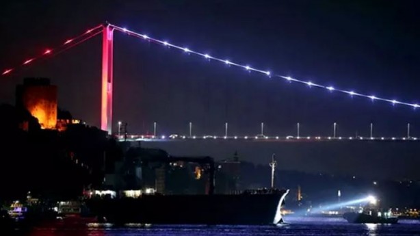Foto - İstanbul Boğazı gemi trafiğine tekrar açıldı