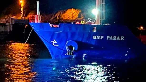 Foto - İstanbul Boğazı gemi trafiğine tekrar açıldı