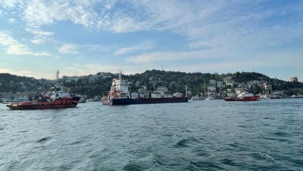 Foto - İstanbul Boğazı’nda gemi arızası