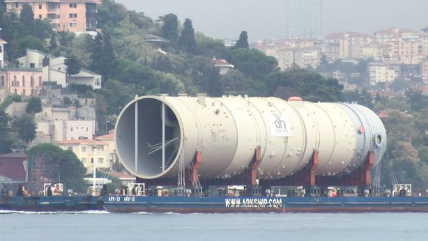 Foto - İstanbul Boğazı'nda onu görenlerin gözleri fal taşı gibi açıldı! Görenler inanamadı, gözlerini ovuşturup tekrar tekrar baktı