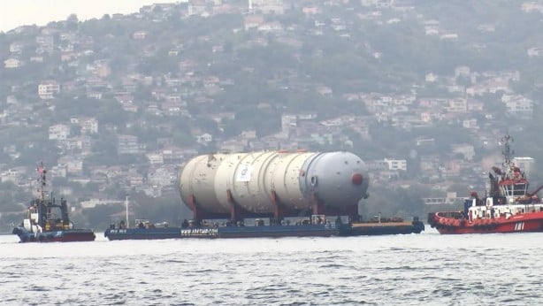 Foto - İstanbul Boğazı'nda onu görenlerin gözleri fal taşı gibi açıldı! Görenler inanamadı, gözlerini ovuşturup tekrar tekrar baktı
