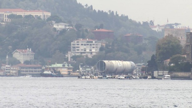 Foto - İstanbul Boğazı'nda onu görenlerin gözleri fal taşı gibi açıldı! Görenler inanamadı, gözlerini ovuşturup tekrar tekrar baktı