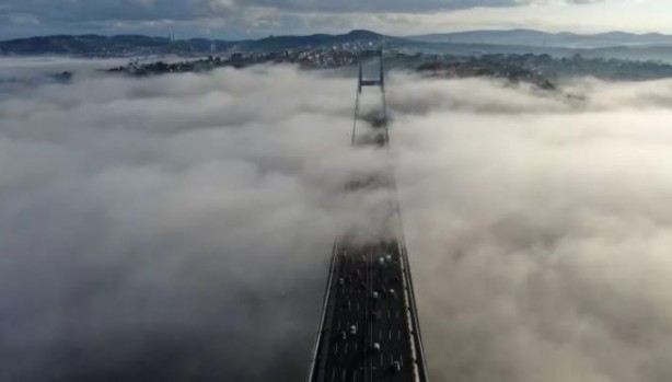 Foto - İstanbul Boğazı'nda sıra dışı anlar! Gemi geçişlerine kapatıldı