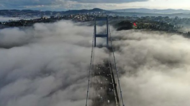 Foto - İstanbul Boğazı'nda sıra dışı anlar! Gemi geçişlerine kapatıldı