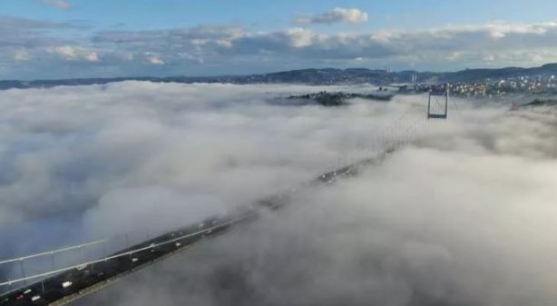 Foto - İstanbul Boğazı'nda sıra dışı anlar! Gemi geçişlerine kapatıldı