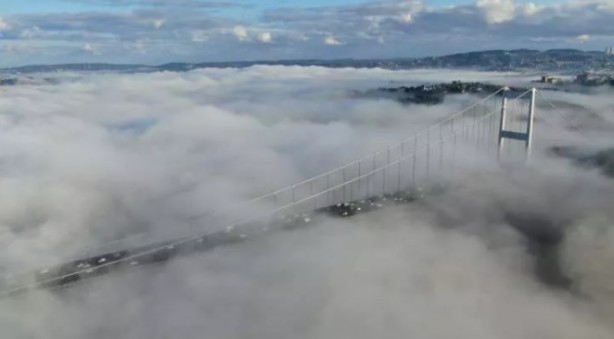 Foto - İstanbul Boğazı'nda sıra dışı anlar! Gemi geçişlerine kapatıldı