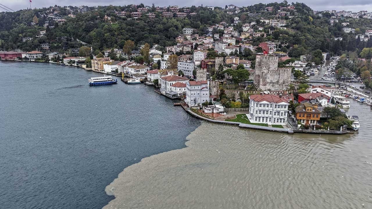 Foto - İstanbul Boğazı'ndaki endişelendiren görüntünün nedeni belli oldu