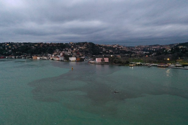 Foto - İstanbul Boğazı'nın rengi değişti!