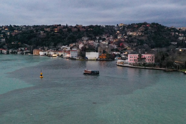Foto - İstanbul Boğazı'nın rengi değişti!