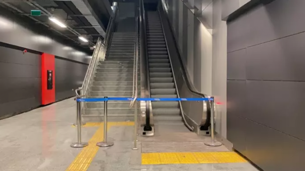 Foto - İstanbul dökülüyor! Ne merdivenler çalışıyor ne İBB