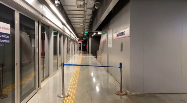 Foto - İstanbul dökülüyor! Ne merdivenler çalışıyor ne İBB