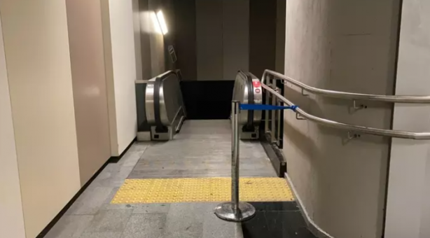 Foto - İstanbul dökülüyor! Ne merdivenler çalışıyor ne İBB