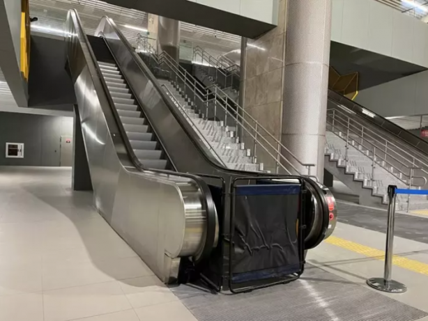 Foto - İstanbul dökülüyor! Ne merdivenler çalışıyor ne İBB