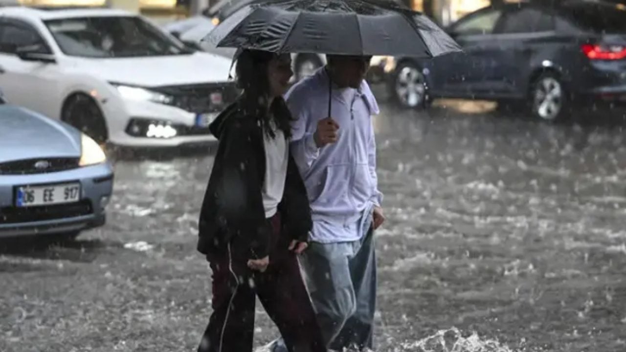 Foto - İstanbul için uyarı yayımlandı: Sıcaklık 10 derece birden düşecek!