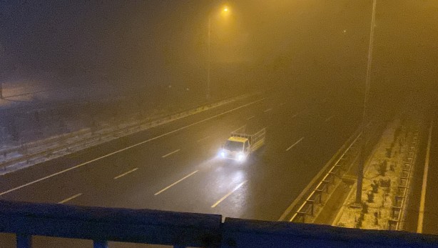 Foto - İstanbul - İzmir Otoyolu Balıkesir mevkiinde görüş 50 metreye düştü