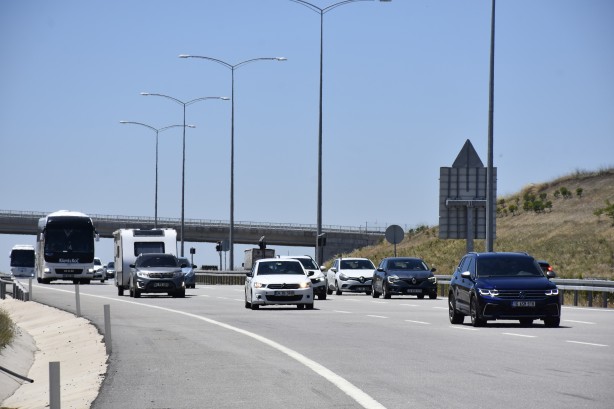 Foto - İstanbul-İzmir Otoyolu'nda tatil dönüşü yoğunluğu