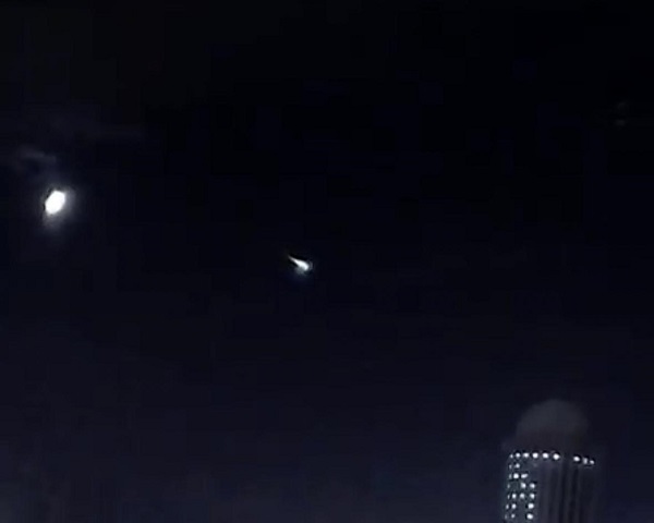 İstanbul semalarında görüntülendi! Tanımlanamayan cisim merak uyandırdı