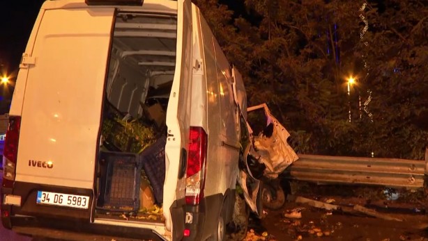 Foto - İstanbul TEM oto yolunda meydana gelen kazada 1 kişi öldü, 3 kişi yaralandı