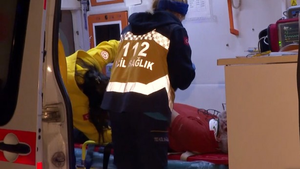 Foto - İstanbul TEM oto yolunda meydana gelen kazada 1 kişi öldü, 3 kişi yaralandı