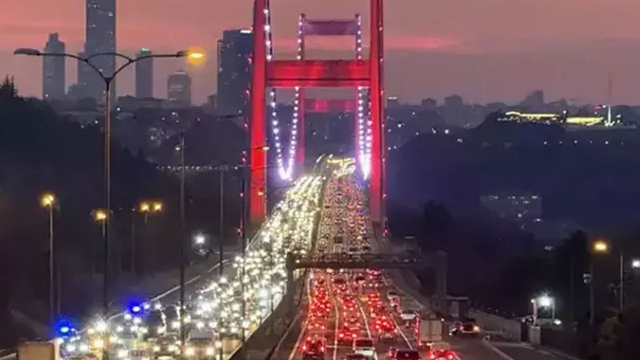 İstanbul trafiği 'ara tatil' de dinlemedi: Okullar kapalıyken bile yüzde 80’lerin altına düşmedi