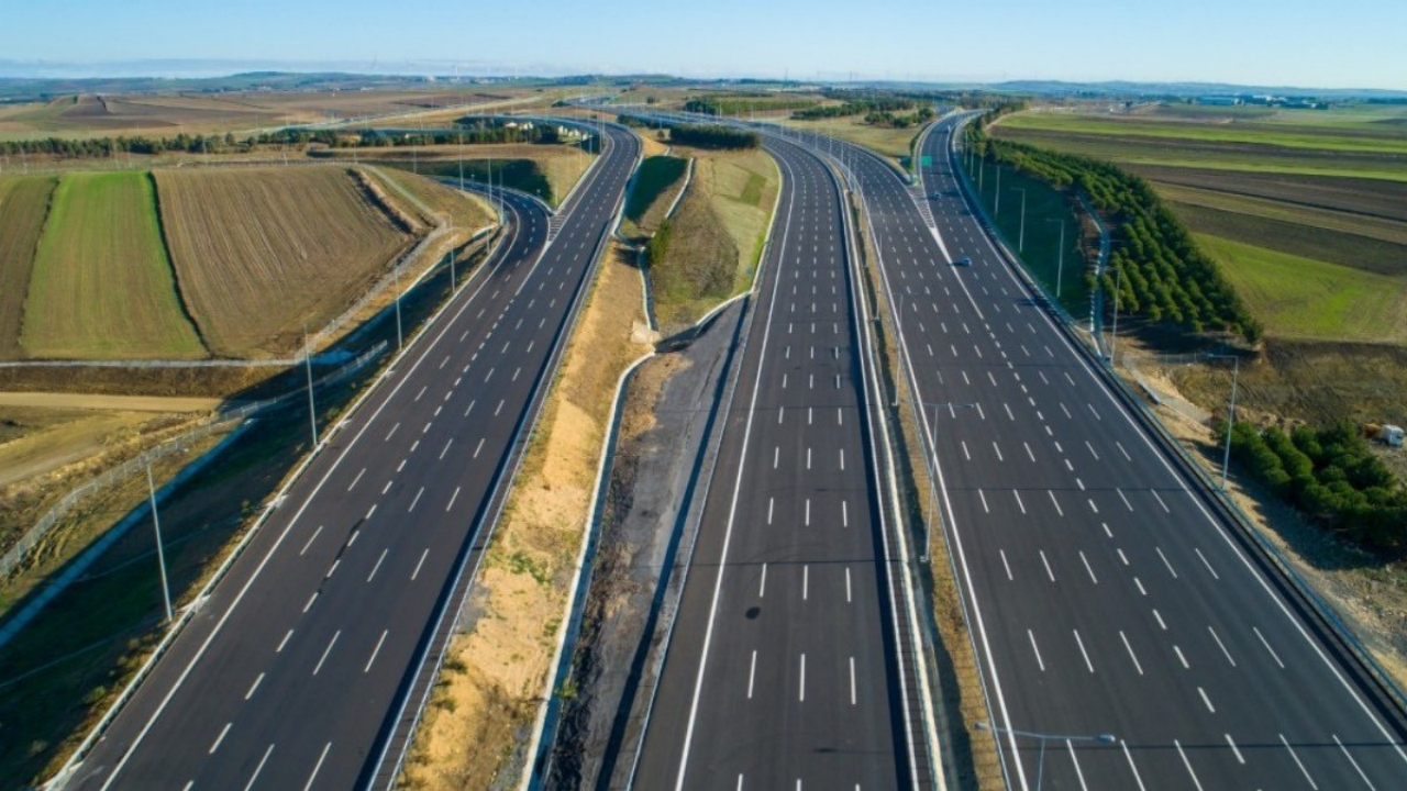 Foto - İstanbul trafiğine nefes aldıracak teknoloji duyuruldu! "Akıllı yol" geliyor