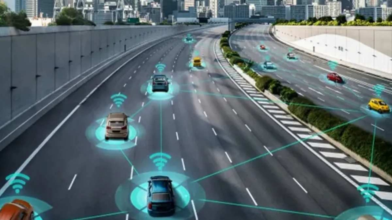 İstanbul trafiğine nefes aldıracak teknoloji duyuruldu! "Akıllı yol" geliyor