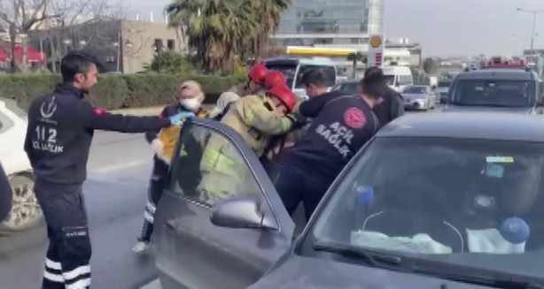 Foto - İstanbul trafiğini kilitleyen zincirleme kaza