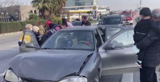 Foto - İstanbul trafiğini kilitleyen zincirleme kaza