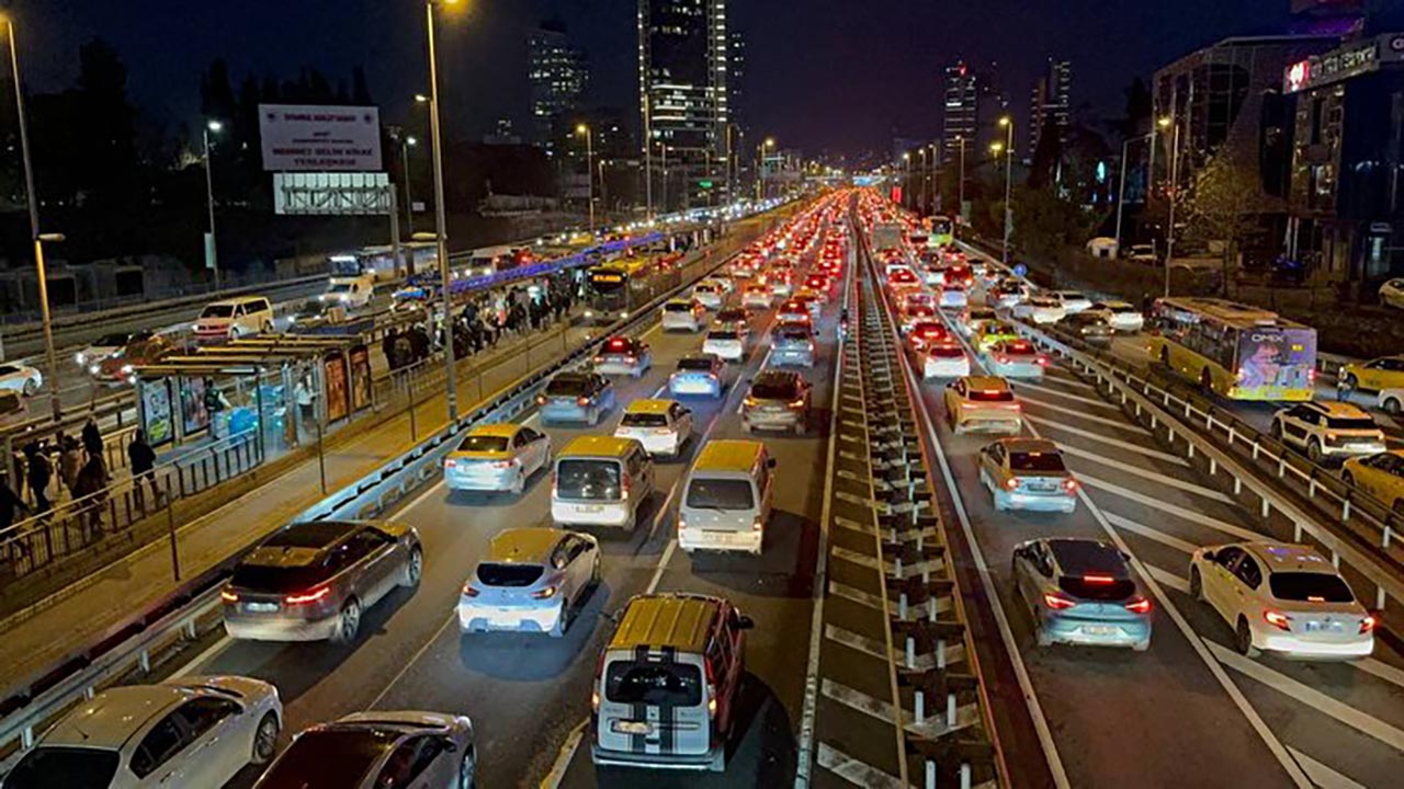 Foto - İstanbul trafikte dünya lideri oldu! İmamoğlu’ndan büyük başarı