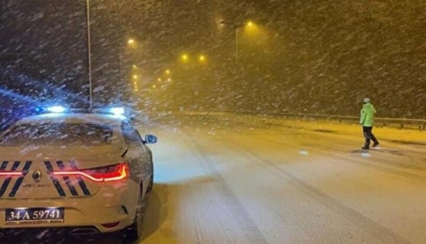 Foto - İstanbul yeniden beyaza büründü